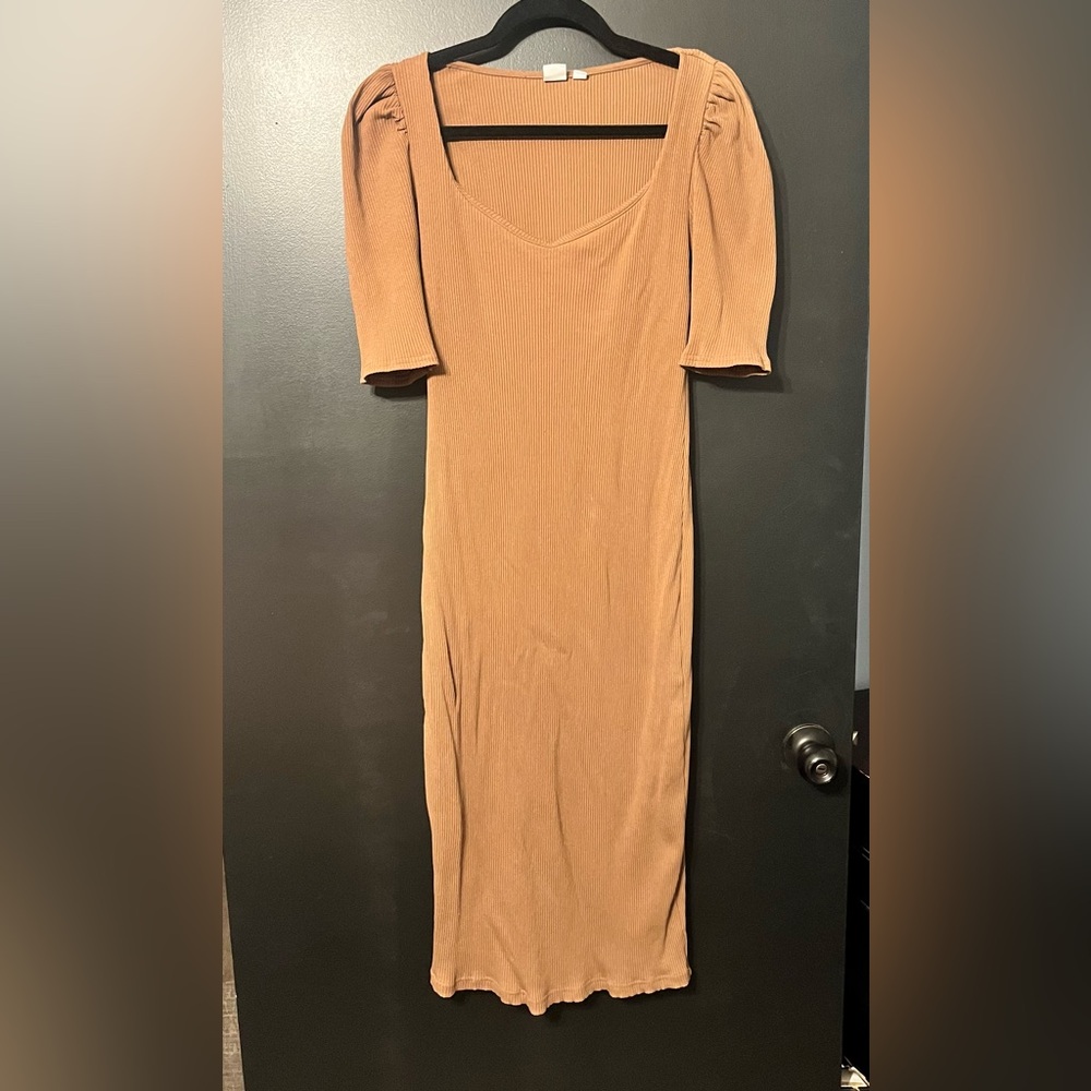 GAP Women’s Camel Long 3/4 Sleeve Ribbed Dress